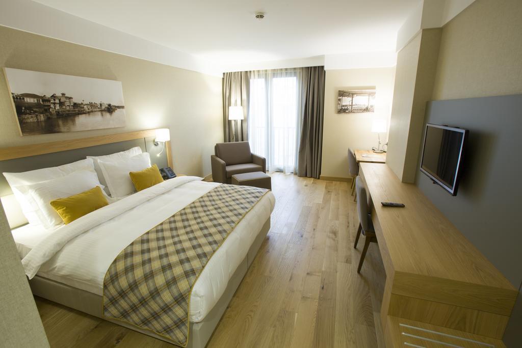 Ramada Hotel & Suites Adana Kültér fotó
