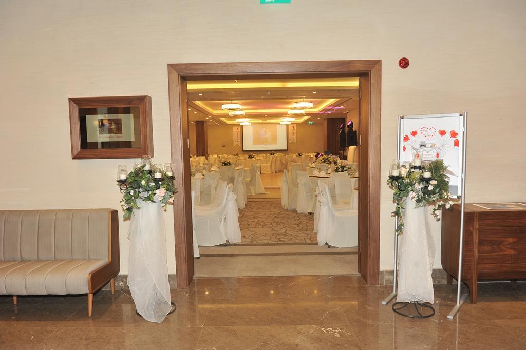 Ramada Hotel & Suites Adana Kültér fotó